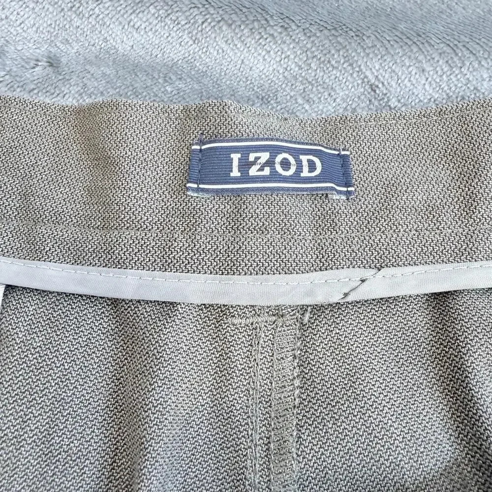 IZOD Men's Shorts Gray Plaid 9